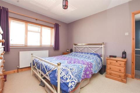44 Northfield, Polegate, BN26 5EE