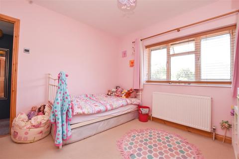 44 Northfield, Polegate, BN26 5EE