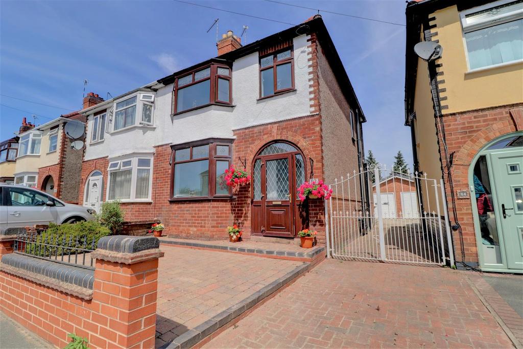 Oakdene Crescent, Weddington, Nuneaton 3 bed semidetached house £270,000