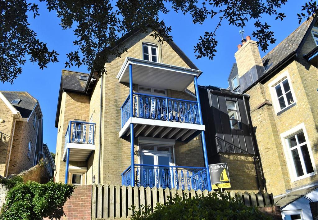 Appley Rise, Ryde Sea Front, PO33 1LE 4 bed detached house for sale £