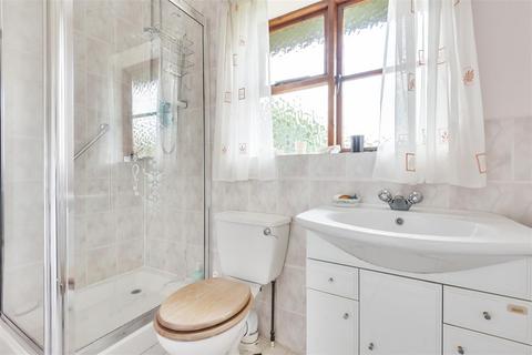 11 Bunch Way, Haslemere, GU27 1ER