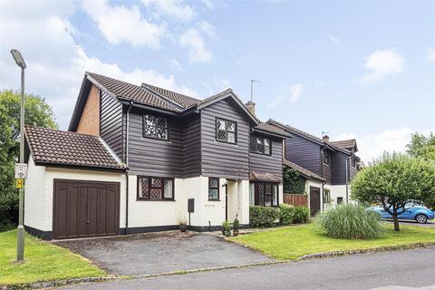 11 Bunch Way, Haslemere, GU27 1ER