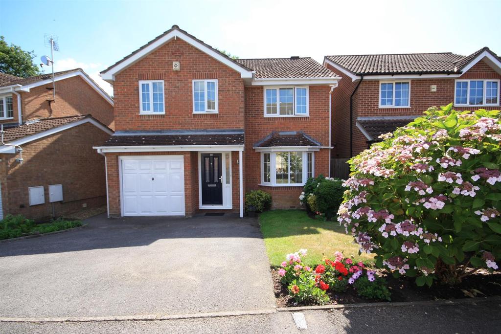 Olympic Way, Eastleigh 4 bed detached house £500,000