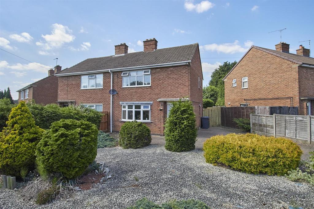 Atkins Way, Burbage 2 bed semidetached house £220,000