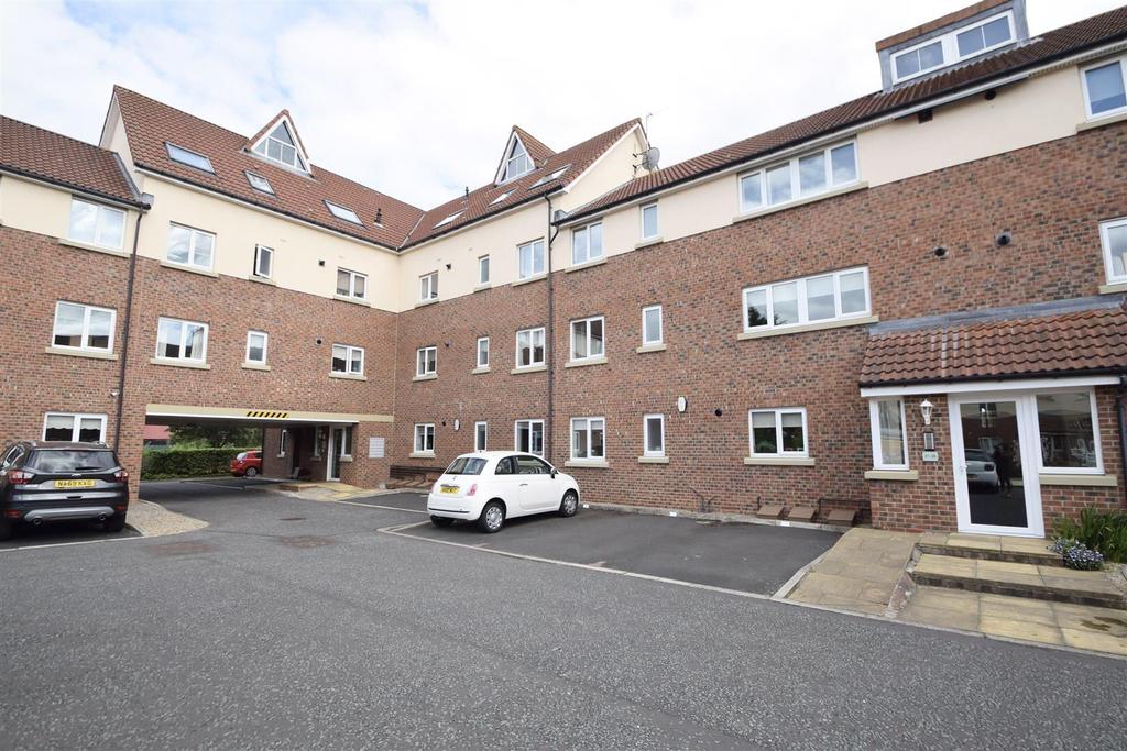 Friars Rise, Monkseaton 2 bed flat for sale £125,000