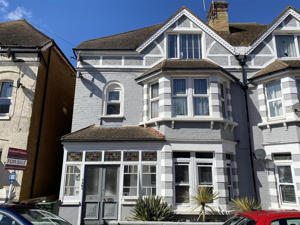 Albany Road, BexhillOnSea 3 bed flat £325,000