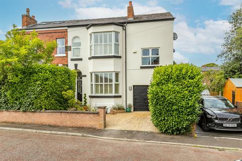 2 Lyons Fold, Sale, M33 6JF