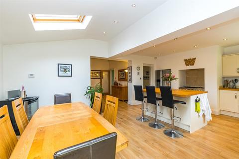 2 Lyons Fold, Sale, M33 6JF