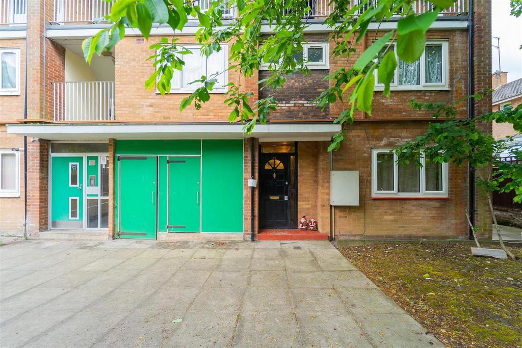 Gibbins Road, Birmingham 1 bed flat £950 pcm (£219 pw)