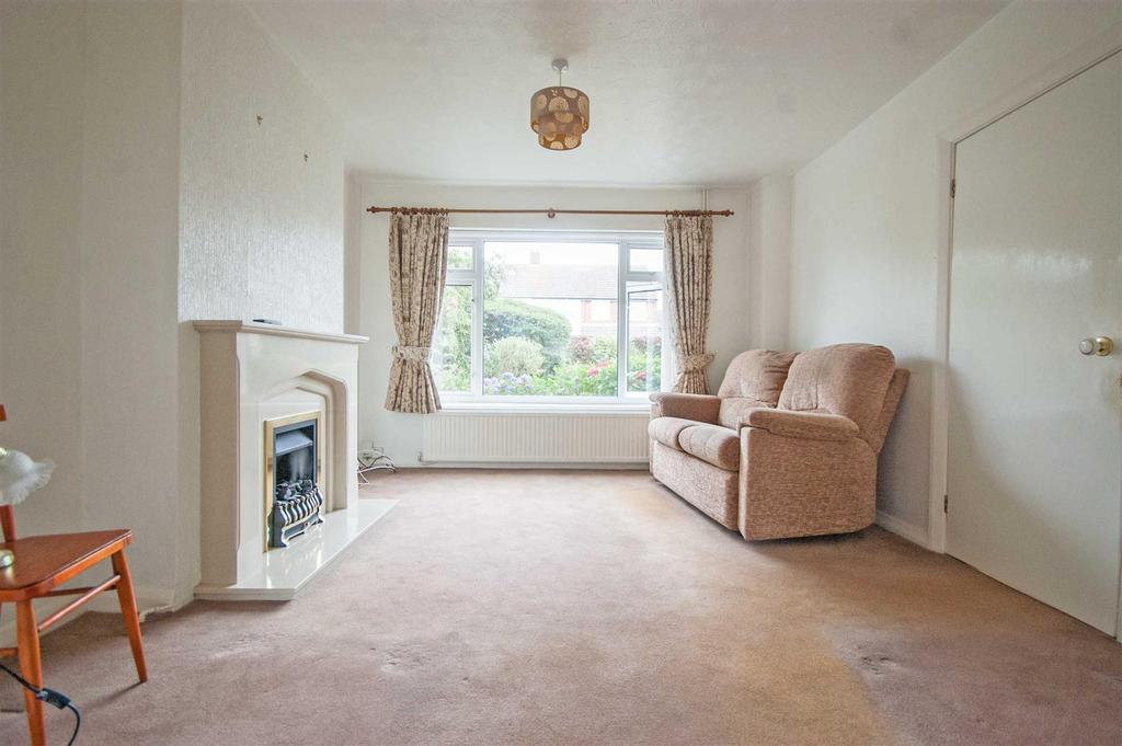 Totnes Walk, Old Springfield, Chelmsford 3 bed semidetached house £420,000