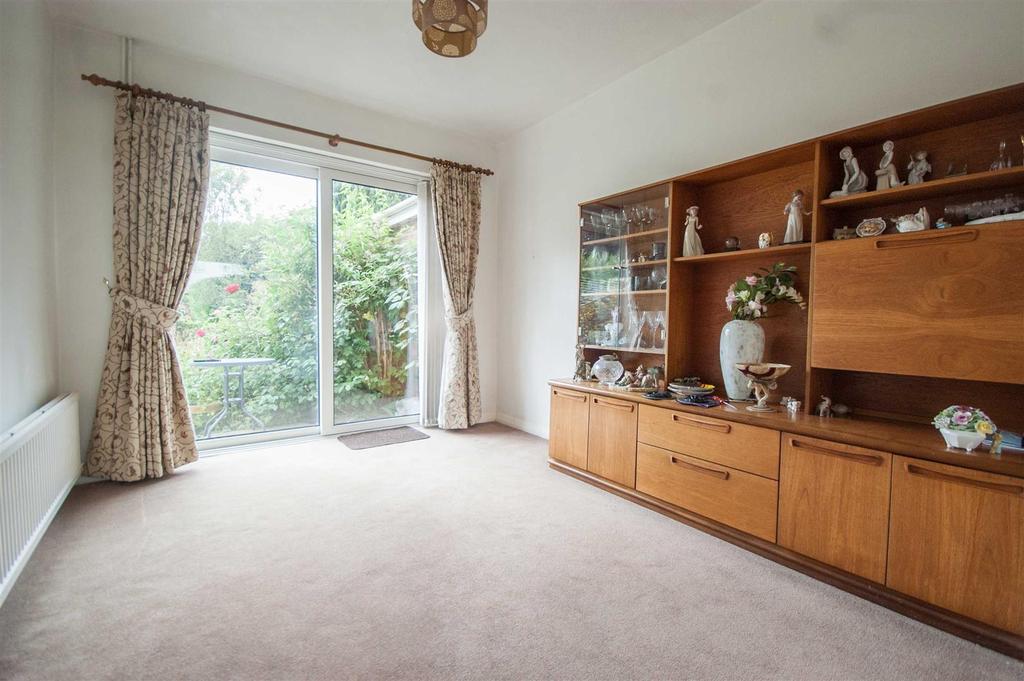 Totnes Walk, Old Springfield, Chelmsford 3 bed semidetached house £420,000