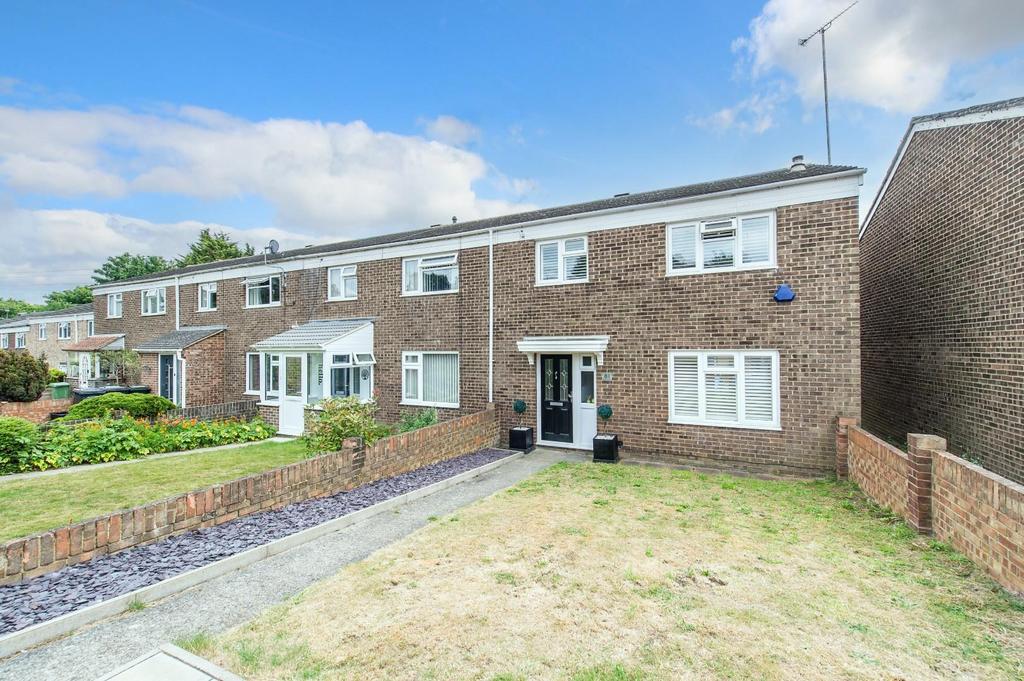 Ingress Gardens, Greenhithe 3 bed end of terrace house for sale £350,000