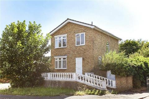 4 bedroom detached house for sale, Weir Place, staines, Staines-upon-Thames, Surrey, TW18 3NB