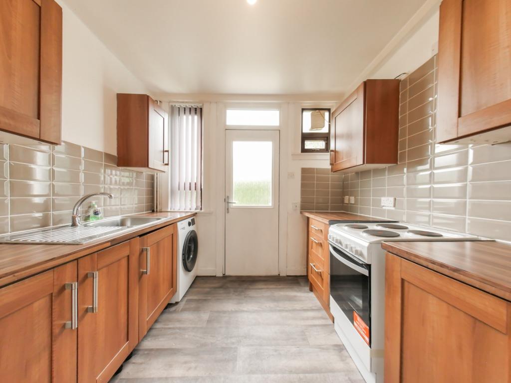 Balgavies Avenue, Dundee, DD4 2 bed flat £750 pcm (£173 pw)