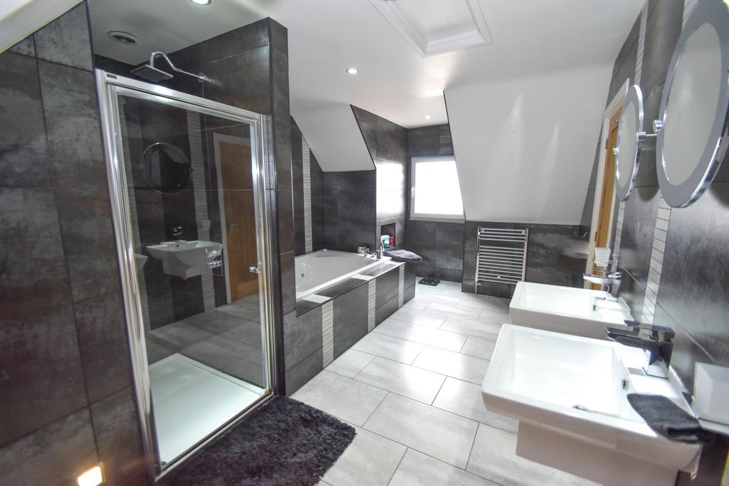 En-suite shower room