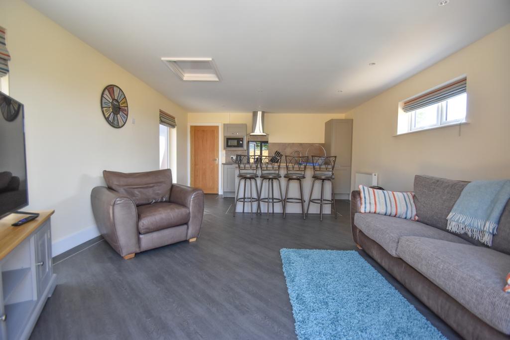 Apt 2 lounge