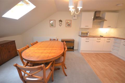 2 bedroom apartment for sale - Hawthorn Lodge, Longbridge, Farnham, Surrey, GU9