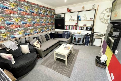 51 Upper Rainham Road, Hornchurch, RM12 4BE