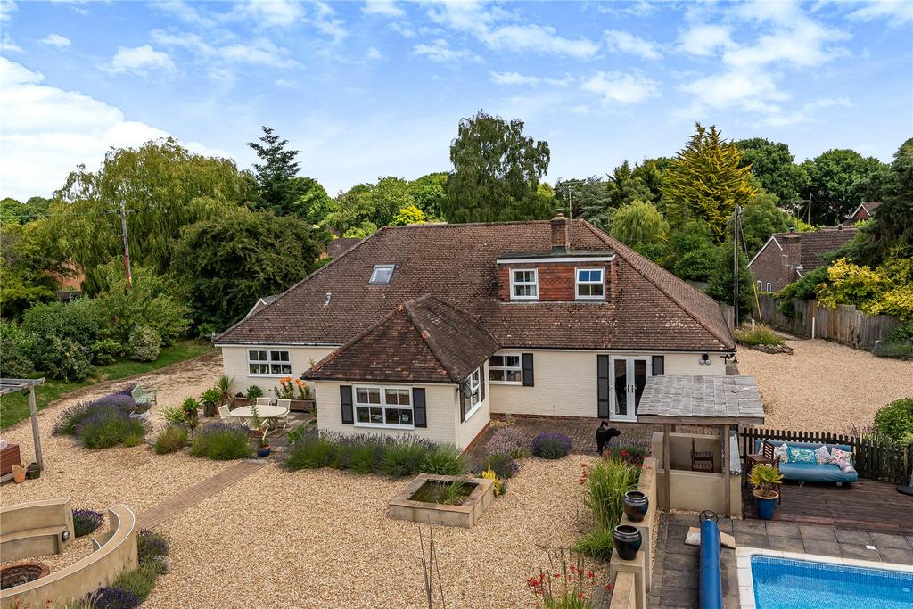 Lyndhurst Road, Landford, Salisbury, SP5 5 bed bungalow for sale £