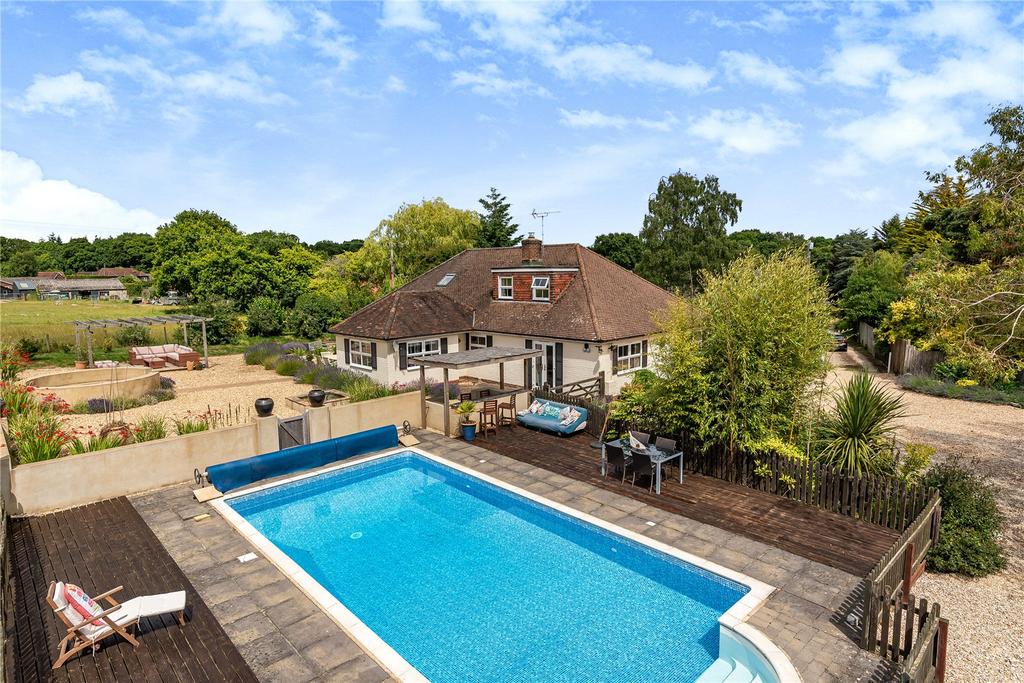 Lyndhurst Road, Landford, Salisbury, SP5 5 bed bungalow for sale £995,000