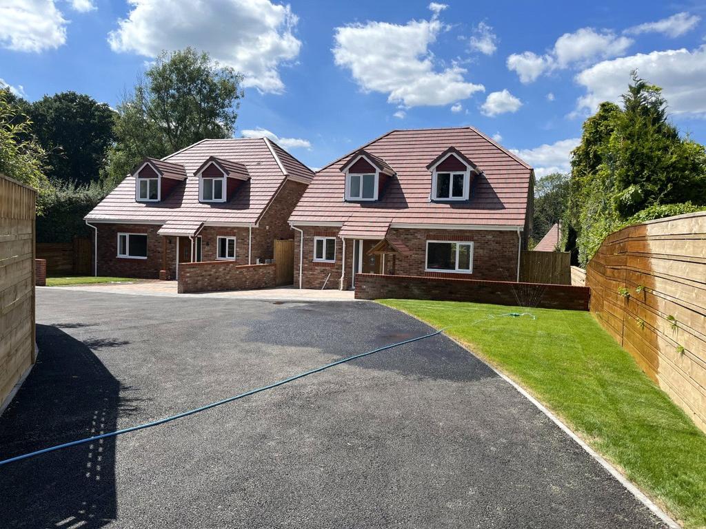 Chalky Place, Chiddingly Road, Horam, Heathfield, East Sussex, TN21 3 bed detached house for