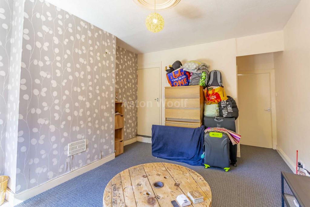 House in Nottingham, Hyson Green - View 4