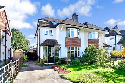 65 Deakin Leas, Tonbridge, TN9 2JT