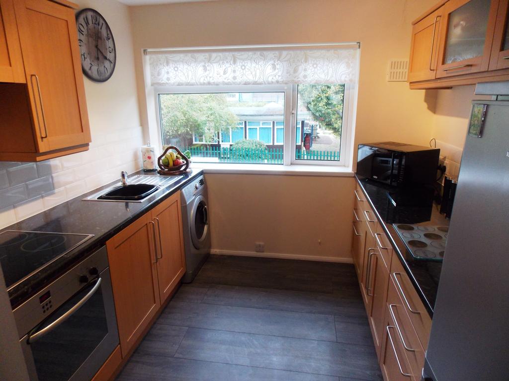 Cherwell Road, Keynsham BS31 2 bed flat £925 pcm (£213 pw)