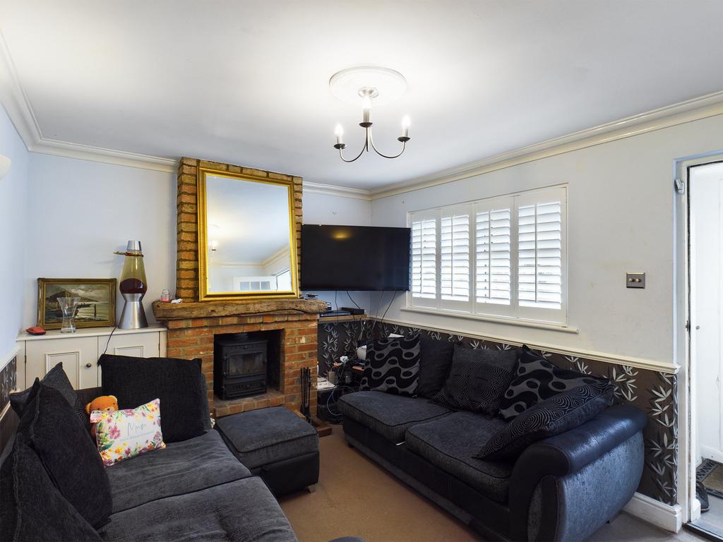 Mead Lane, Chertsey, Surrey, KT16 3 bed semidetached house for sale
