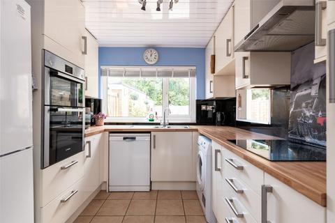 106 Betsham Road, Maidstone, ME15 8TX