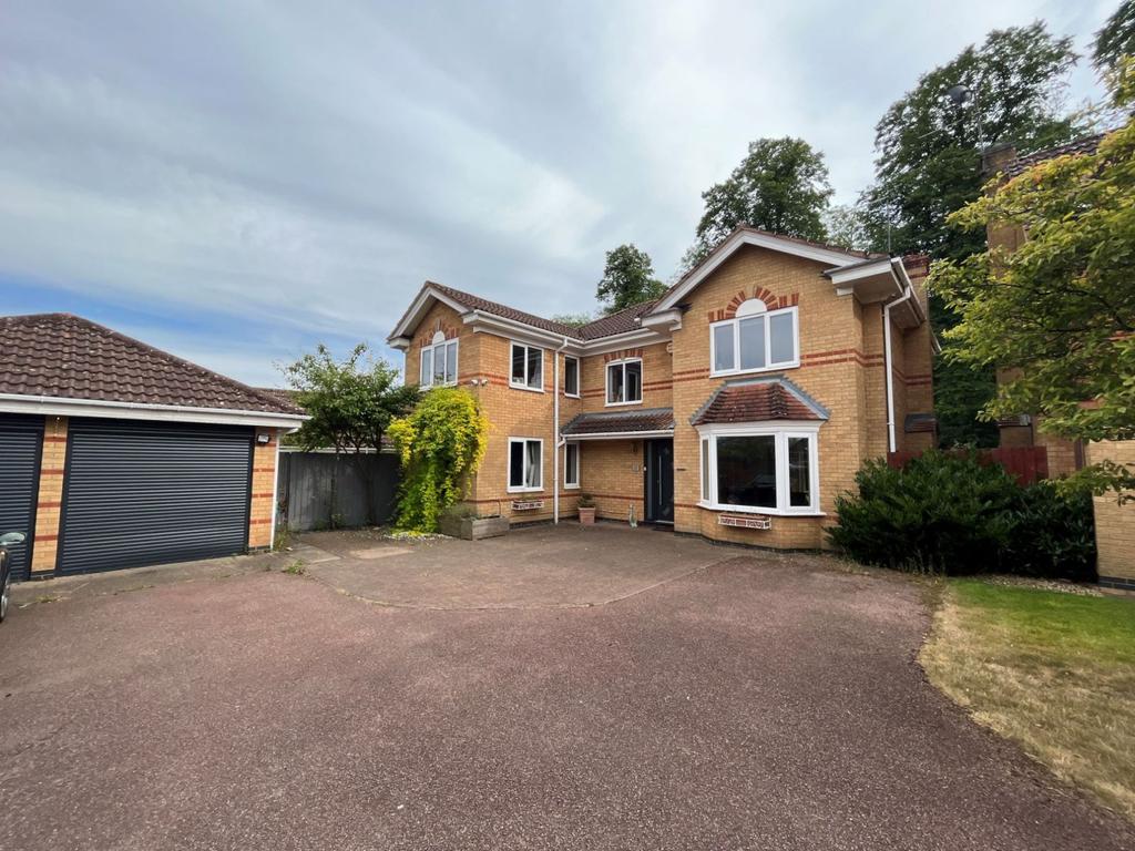 Excalibur Close, Duston, Northampton NN5 4BJ 4 bed detached house £