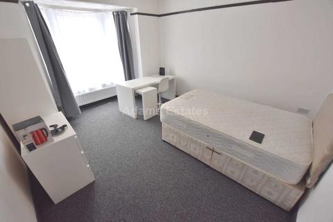 6 bedroom terraced house to rent, Blenheim Road, Reading