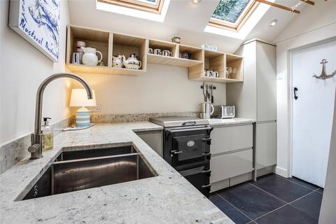 Mudlark, 7 Croft Road, Salcombe, TQ8 8DZ