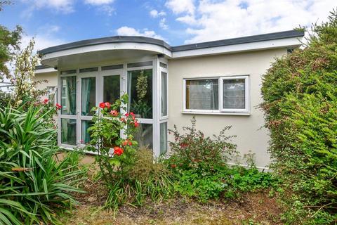 2 bedroom detached bungalow for sale - Links Crescent, St. Marys Bay, Romney Marsh, Kent