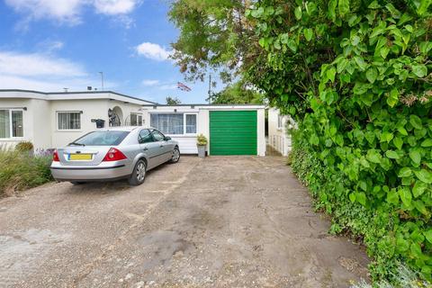 2 bedroom detached bungalow for sale - Links Crescent, St. Marys Bay, Romney Marsh, Kent