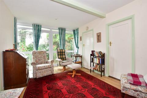 39 Links Crescent, St Marys Bay, Romney Marsh, TN29 0RS