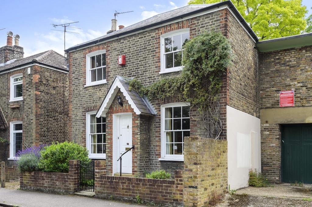 Lawn Terrace Blackheath SE3 2 bed detached house for sale £850,000