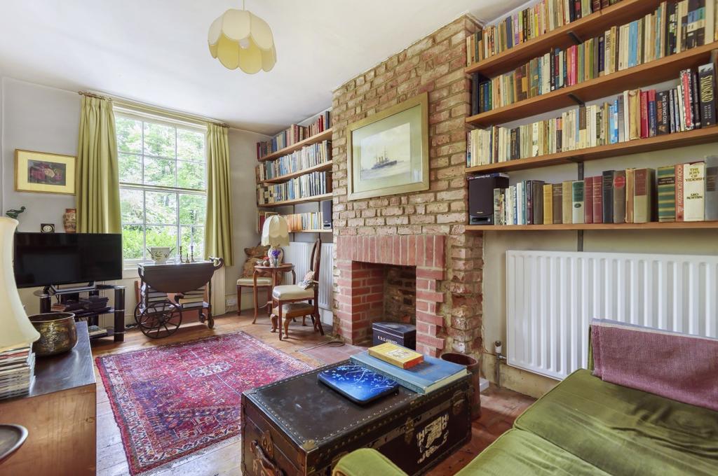 Lawn Terrace Blackheath SE3 2 bed detached house £850,000