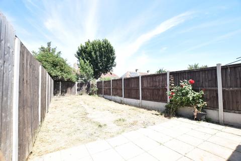 15 Agincourt Road, Clacton-on-sea, CO15 3EB