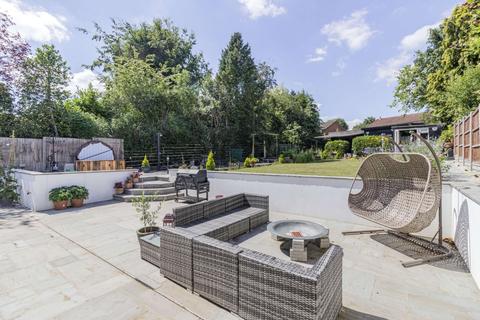 50 Beacon Way, Rickmansworth, WD3 7PE