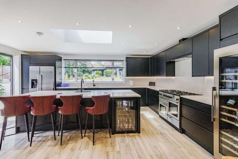 50 Beacon Way, Rickmansworth, WD3 7PE