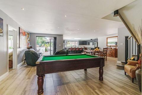 50 Beacon Way, Rickmansworth, WD3 7PE