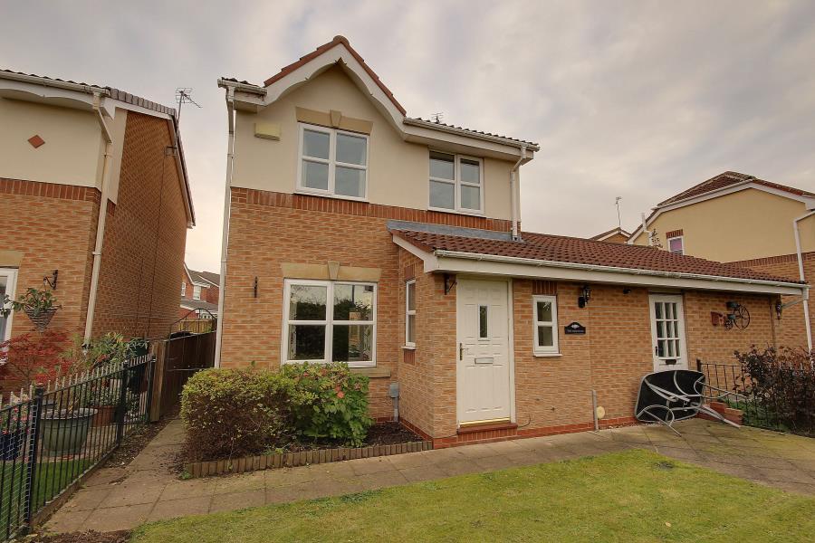 Butterfly Meadows, Beverley 3 bed detached house £950 pcm (£219 pw)