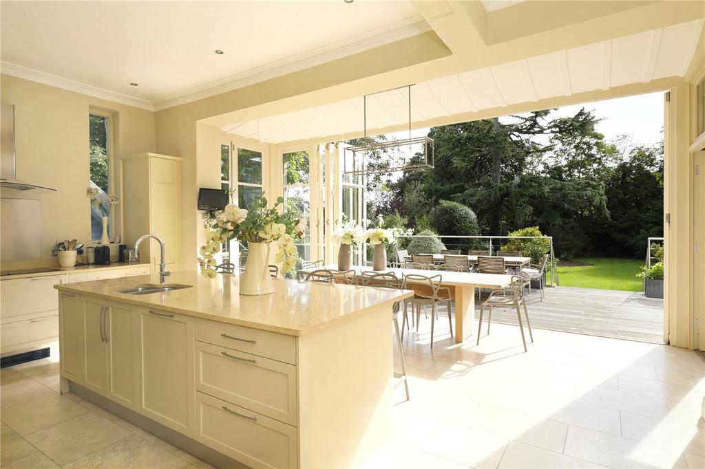 Kitchen/Dining