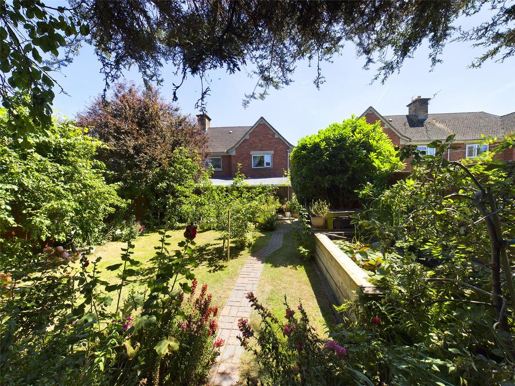 Naunton Road, Gloucester... 3 bed semidetached house £268,000