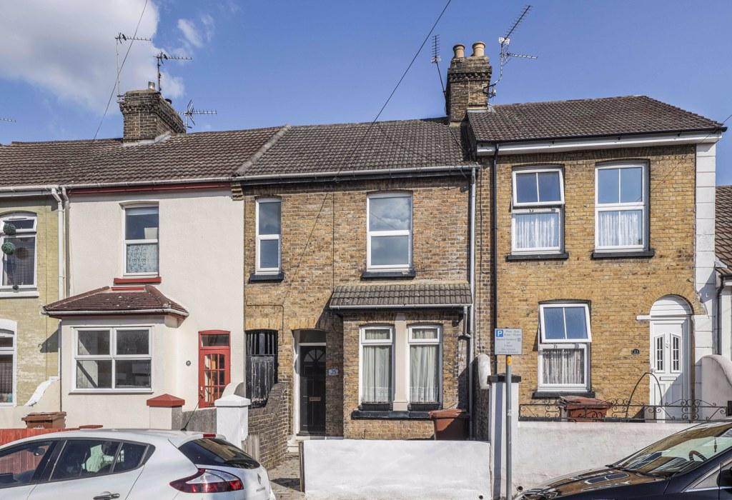 Stopford Road, Gillingham, Kent 2 bed terraced house £220,000