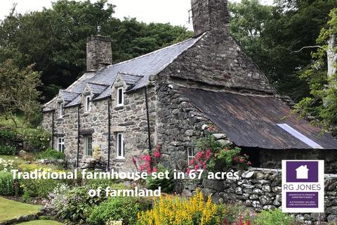 Farm for sale - Dyffryn Ardudwy LL44
