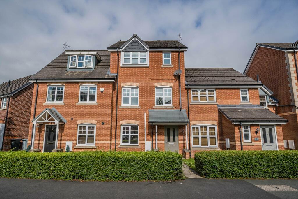 Jasmine Avenue, Macclesfield, SK10 3GH 3 bed terraced house £250,000