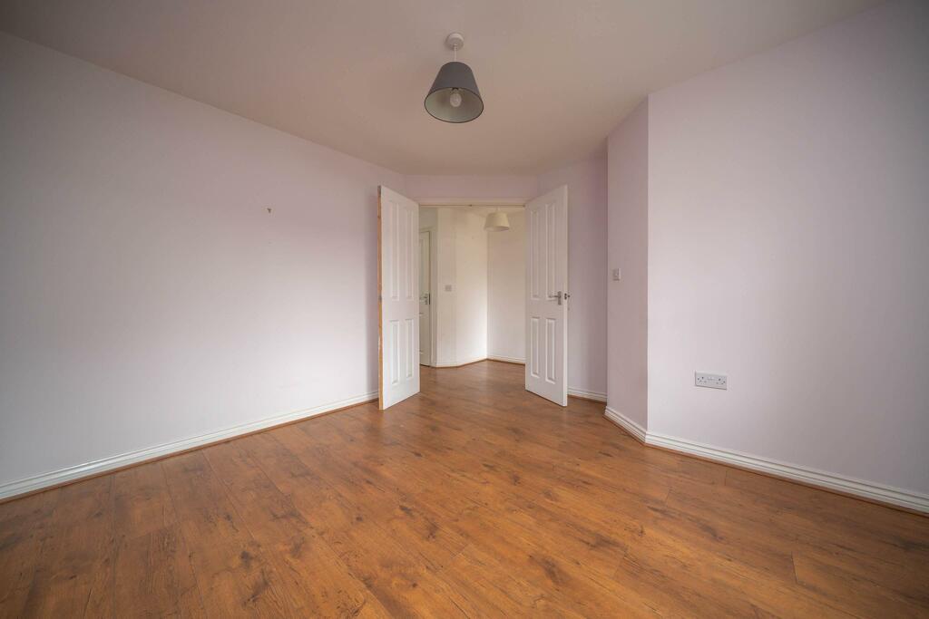 Jasmine Avenue, Macclesfield, SK10 3GH 3 bed terraced house £250,000