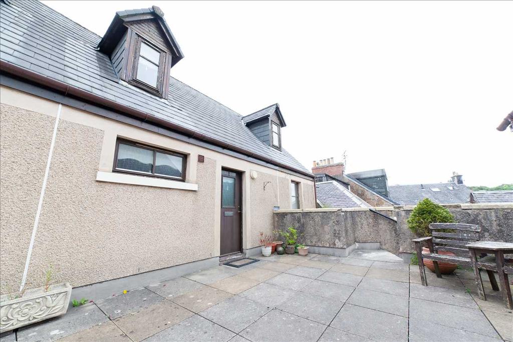 Townhead Court, Strathaven 2 bed apartment £575 pcm (£133 pw)